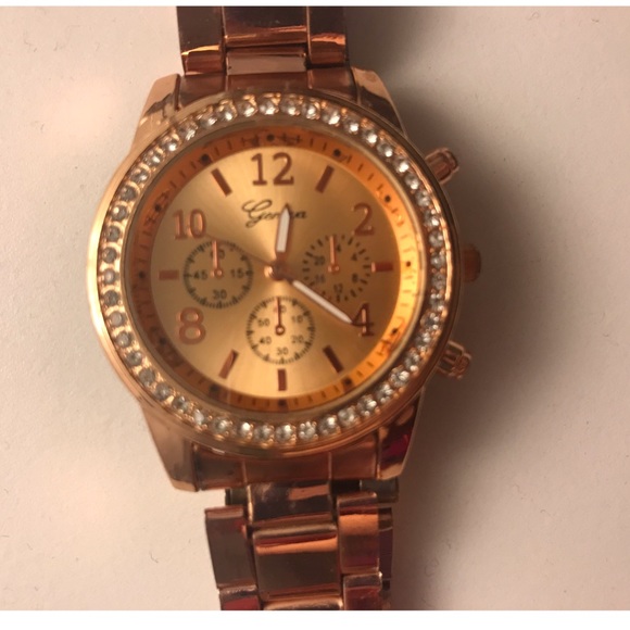 Watch - Picture 2 of 3